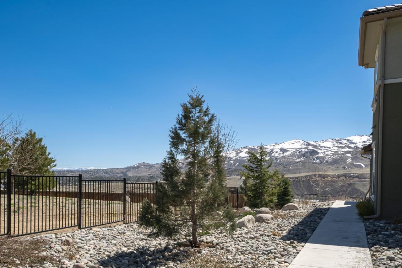 Luxury Retreat - King Beds, Hot Tub, & Pool - Family & Remote Work Friendly Apartment Reno Bagian luar foto
