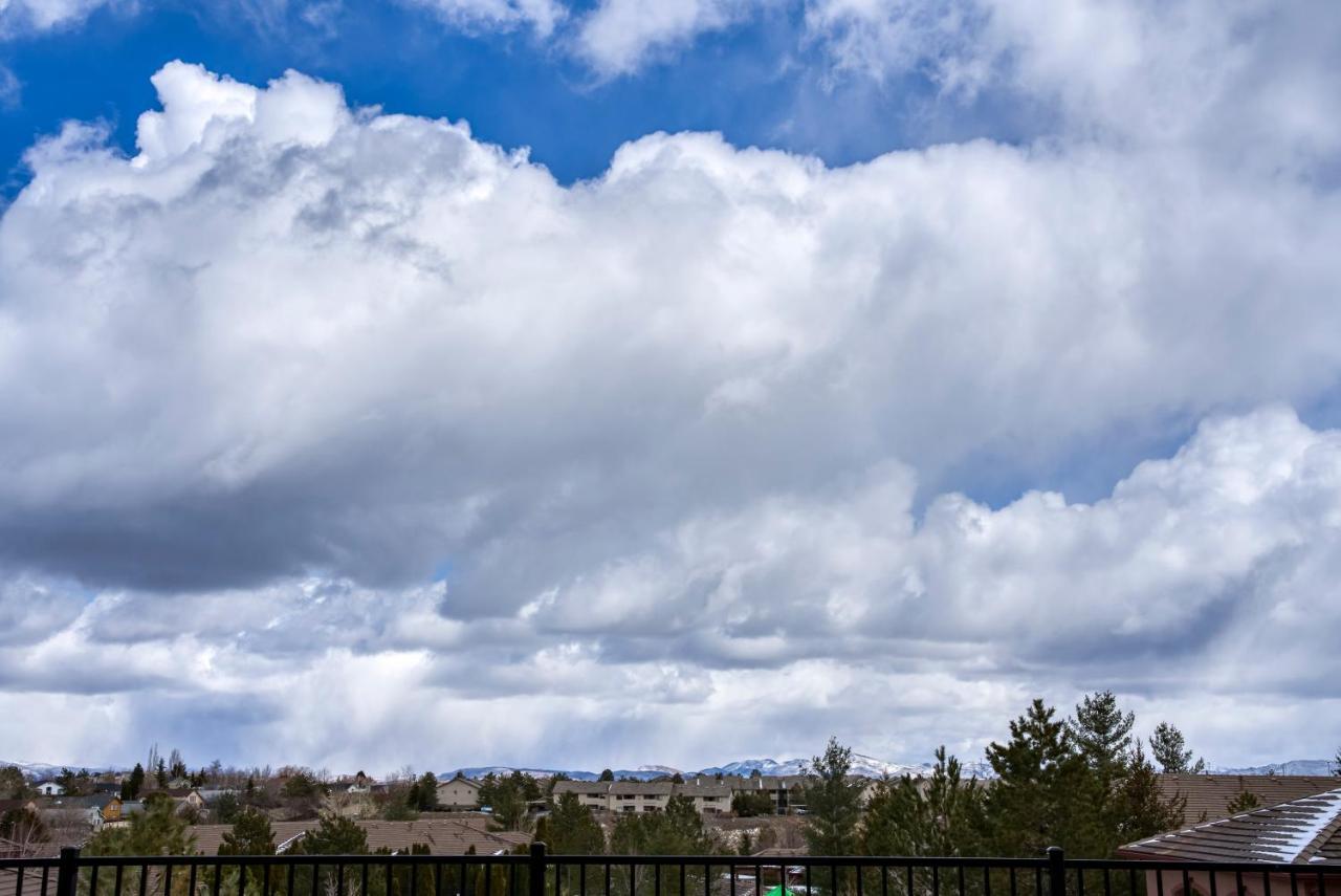 Luxury Retreat - King Beds, Hot Tub, & Pool - Family & Remote Work Friendly Apartment Reno Bagian luar foto