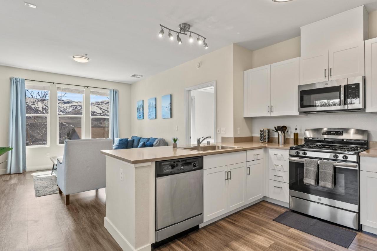 Luxury Retreat - King Beds, Hot Tub, & Pool - Family & Remote Work Friendly Apartment Reno Bagian luar foto
